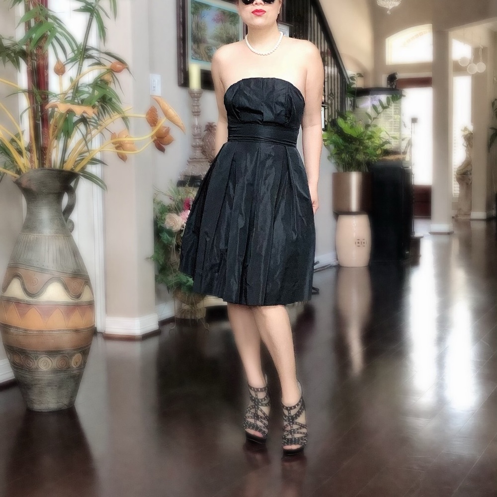 Moda Internacional Strapless Dress 👗